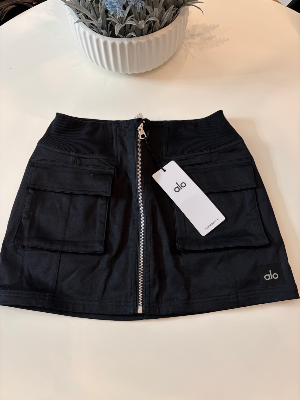 ALO Yoga Black Front-Zip Cargo Mini Skirt with Patch Pockets
